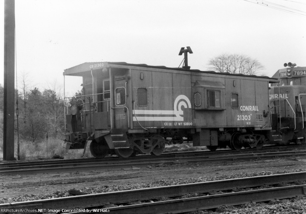 Conrail Bay Window Caboose 21303